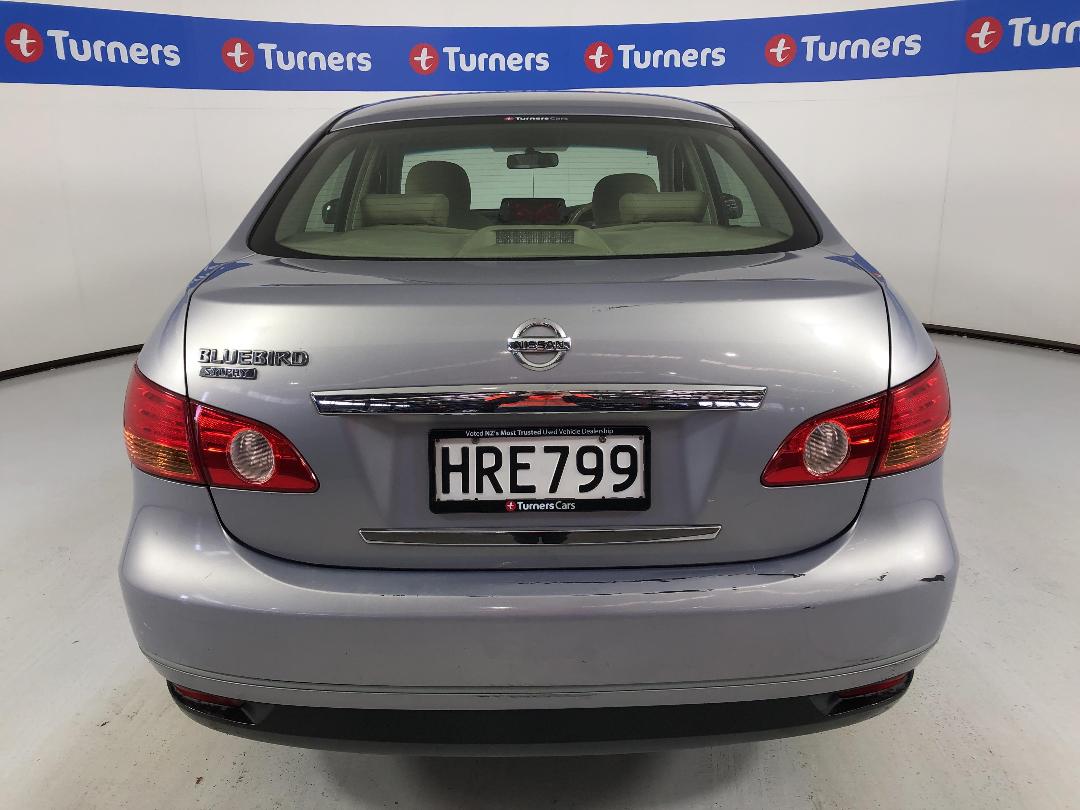 Photo '6' of Nissan Bluebird