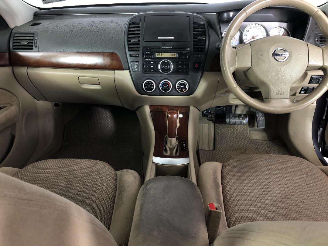 Photo '17' of Nissan Bluebird