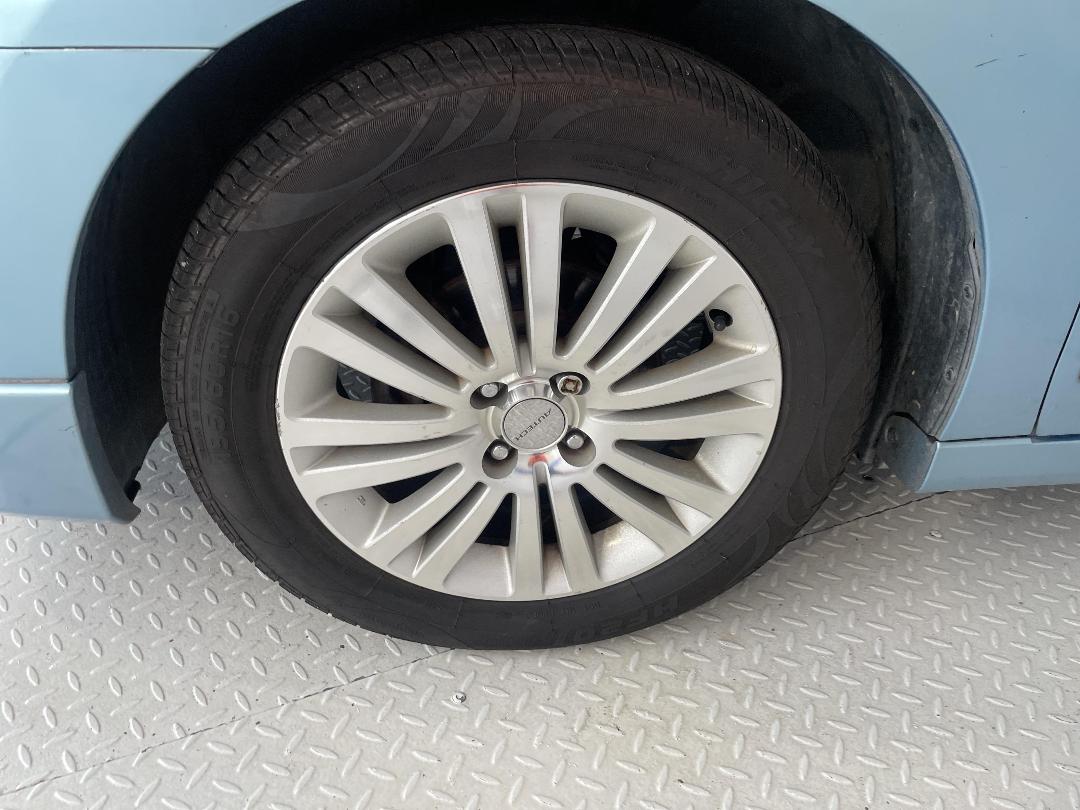 Photo '10' of Nissan Bluebird