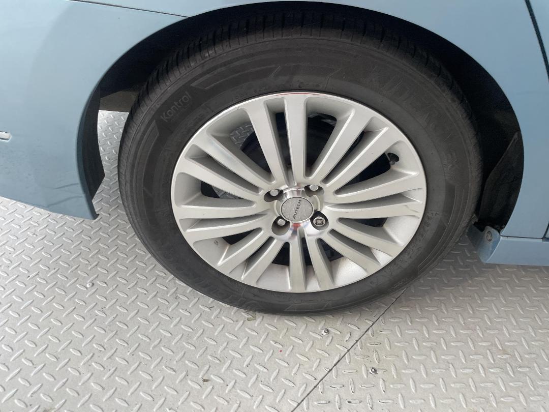 Photo '12' of Nissan Bluebird