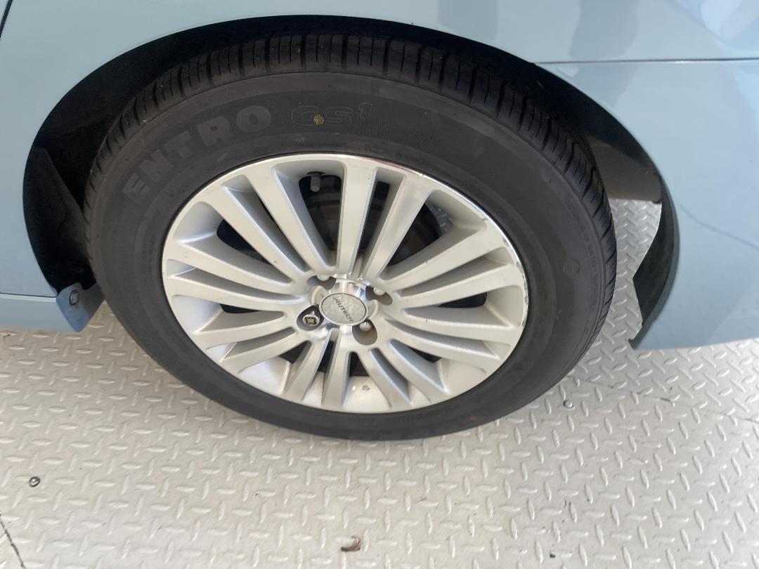 Photo '11' of Nissan Bluebird