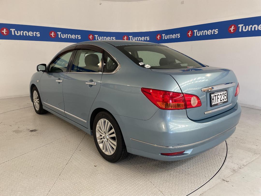 Photo '5' of Nissan Bluebird