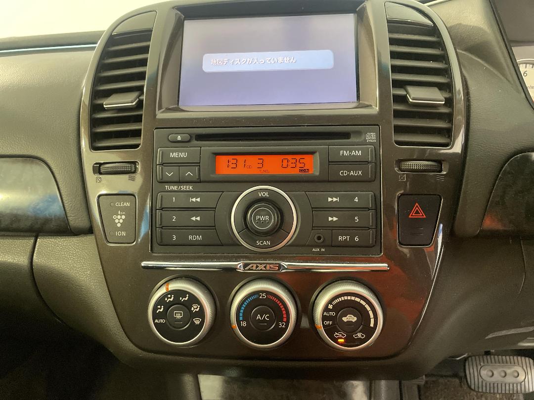 Photo '28' of Nissan Bluebird