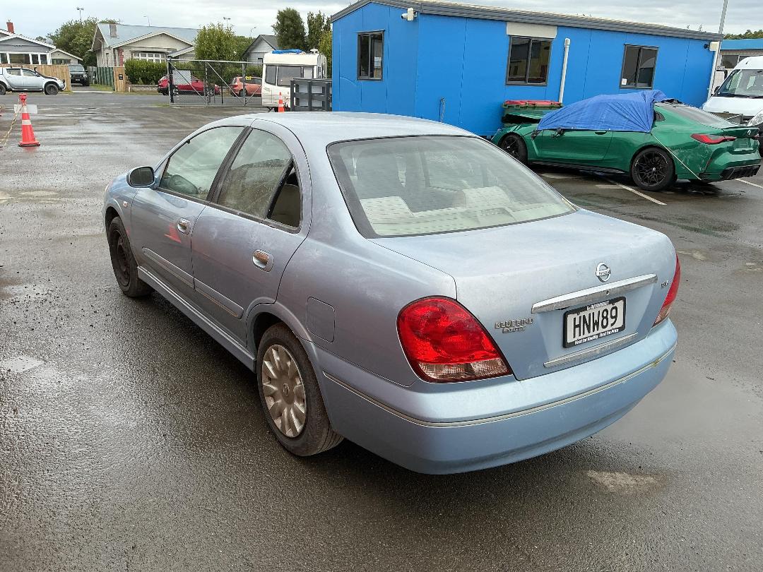 Photo '4' of Nissan Bluebird