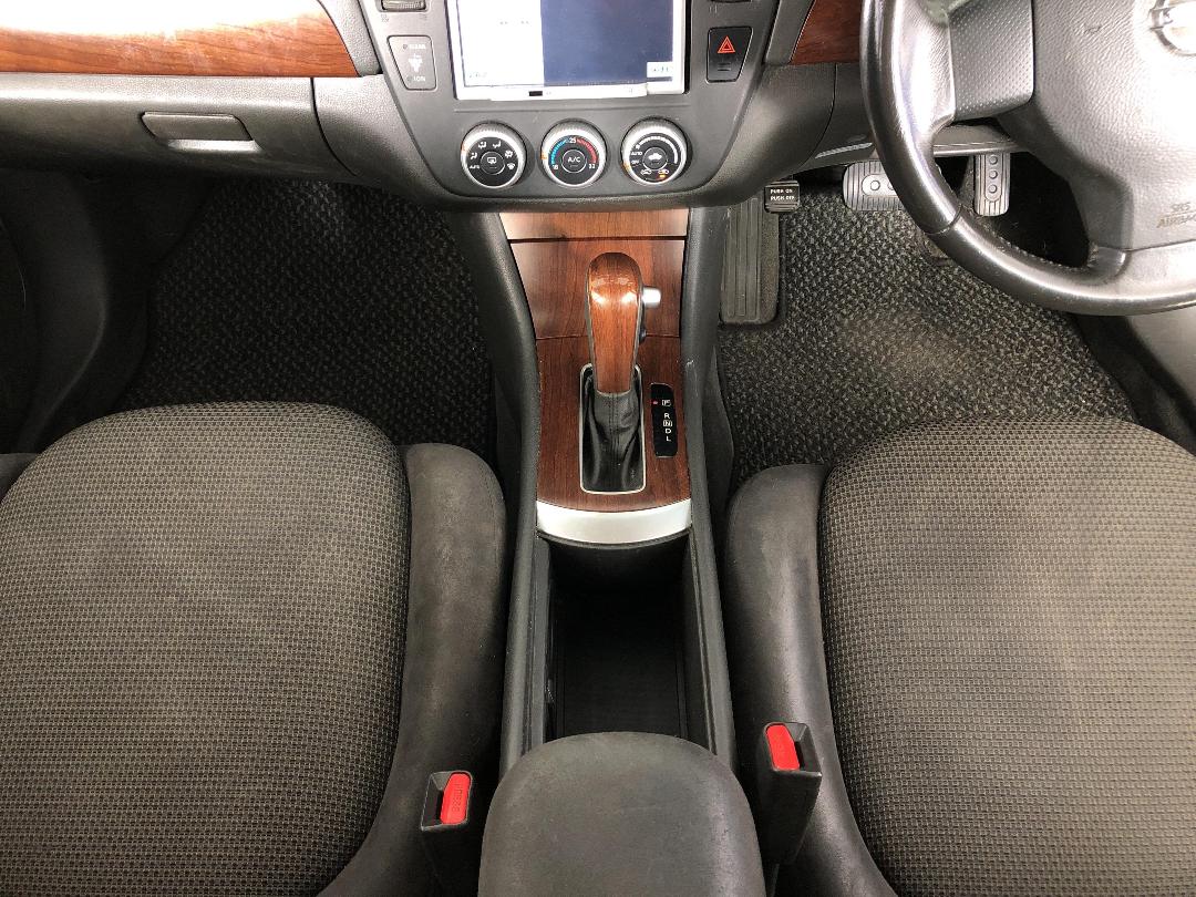 Photo '20' of Nissan Bluebird Sylphy