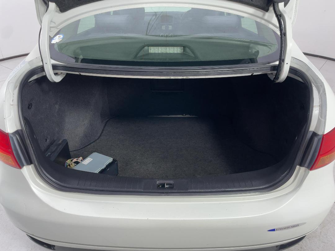 Photo '14' of Nissan Bluebird