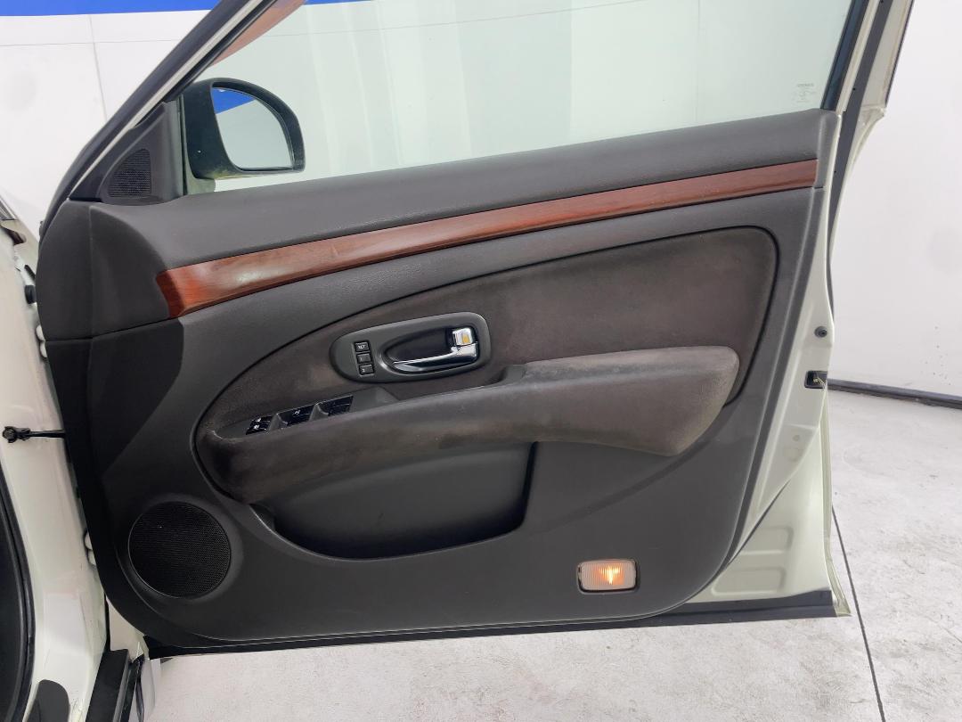 Photo '15' of Nissan Bluebird