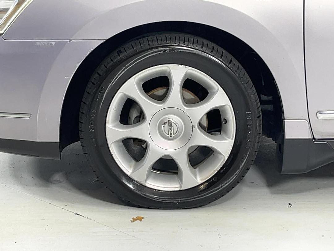 Photo '10' of Nissan Bluebird