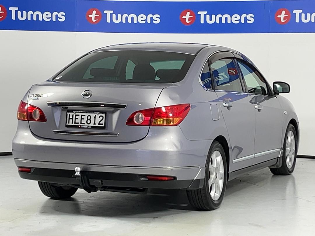 Photo '7' of Nissan Bluebird