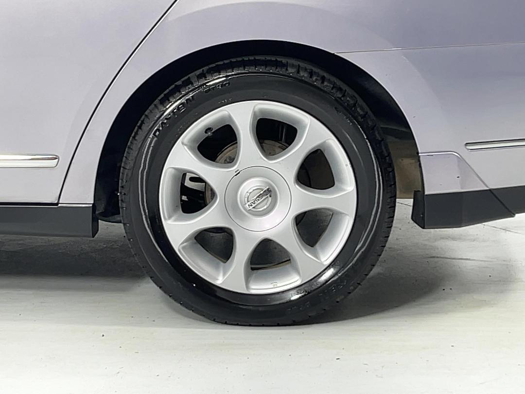 Photo '11' of Nissan Bluebird