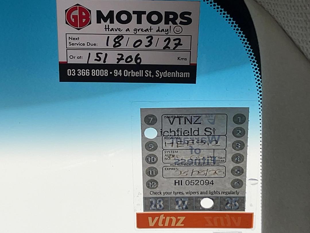 Photo '26' of Nissan Bluebird