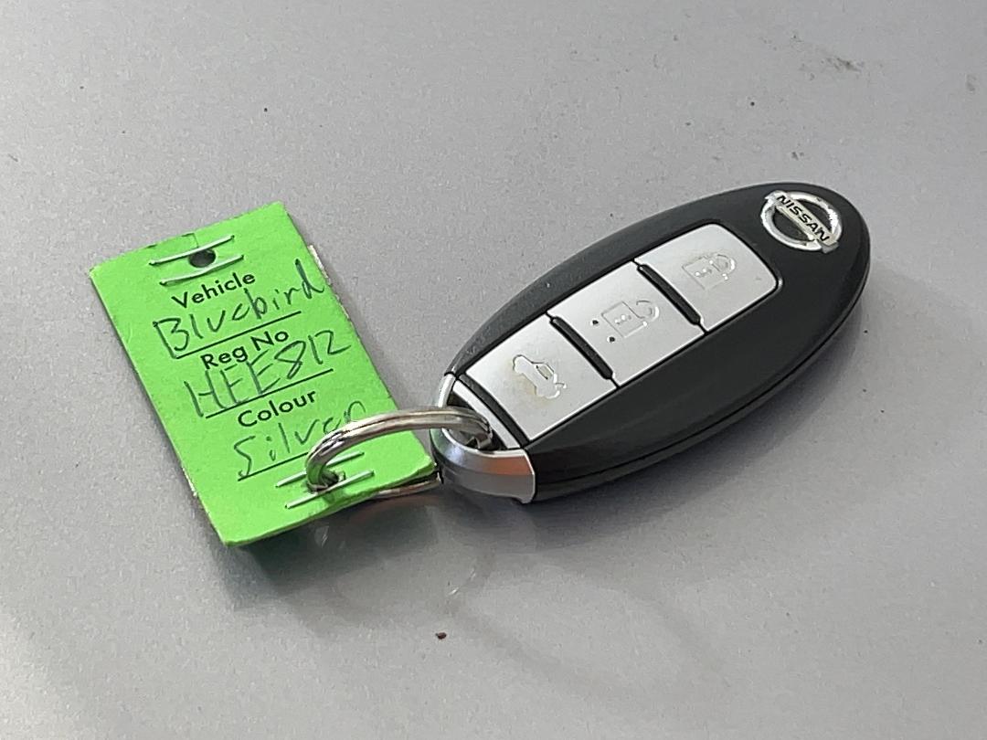 Photo '22' of Nissan Bluebird