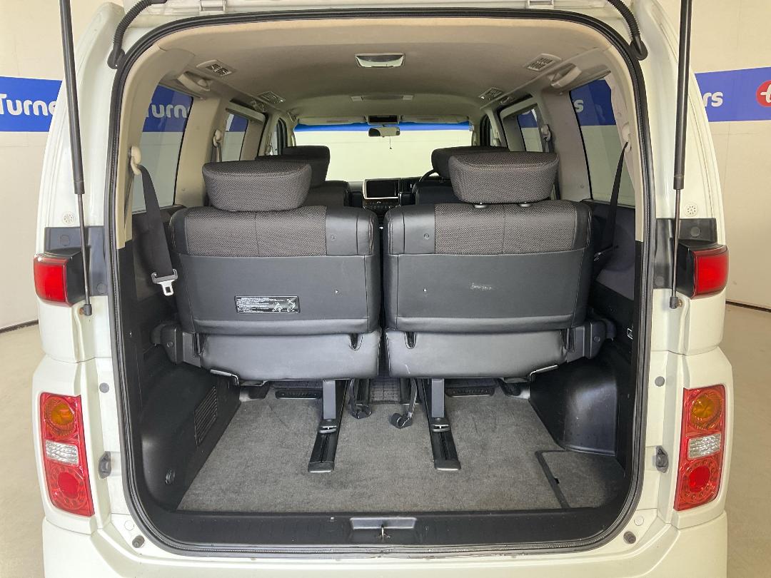 Photo '14' of Nissan Elgrand