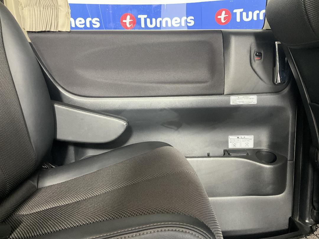 Photo '19' of Nissan Elgrand