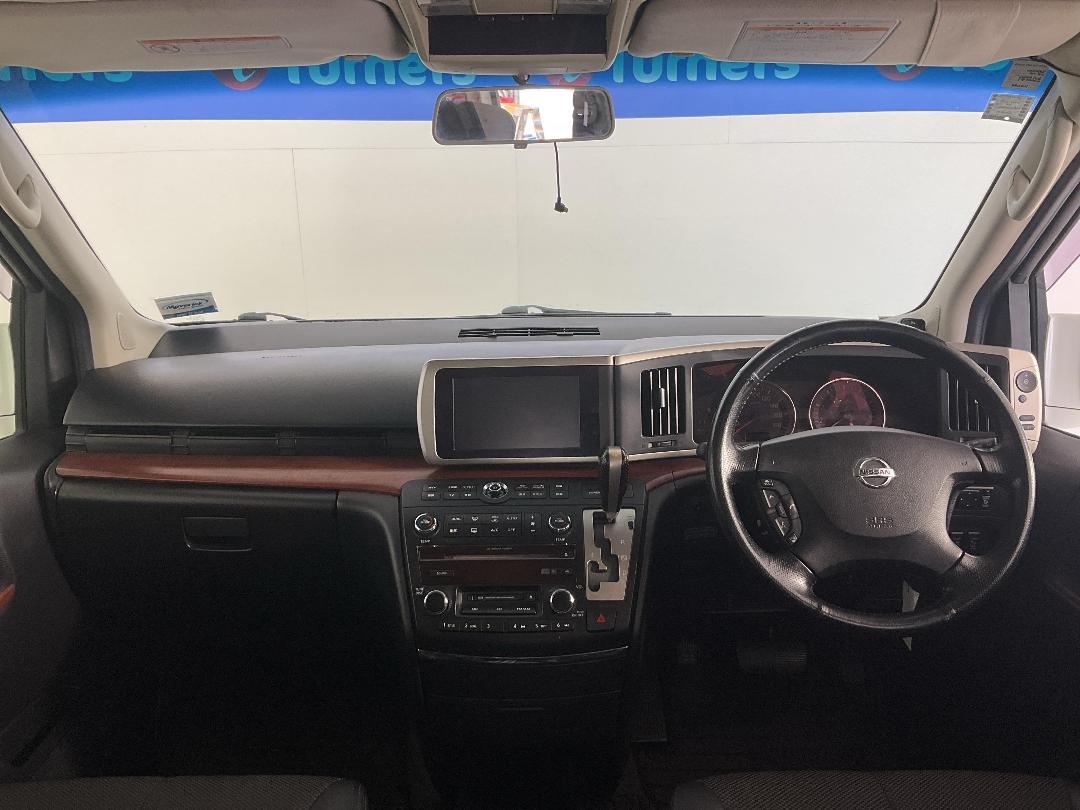 Photo '17' of Nissan Elgrand