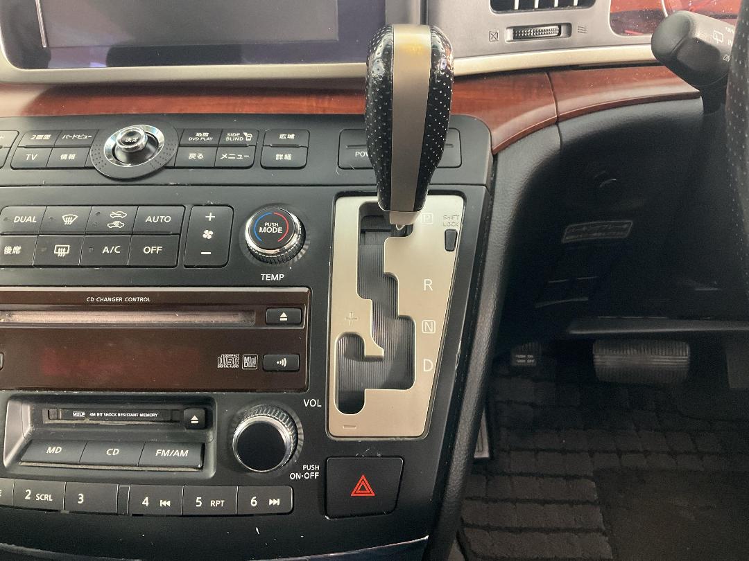 Photo '18' of Nissan Elgrand