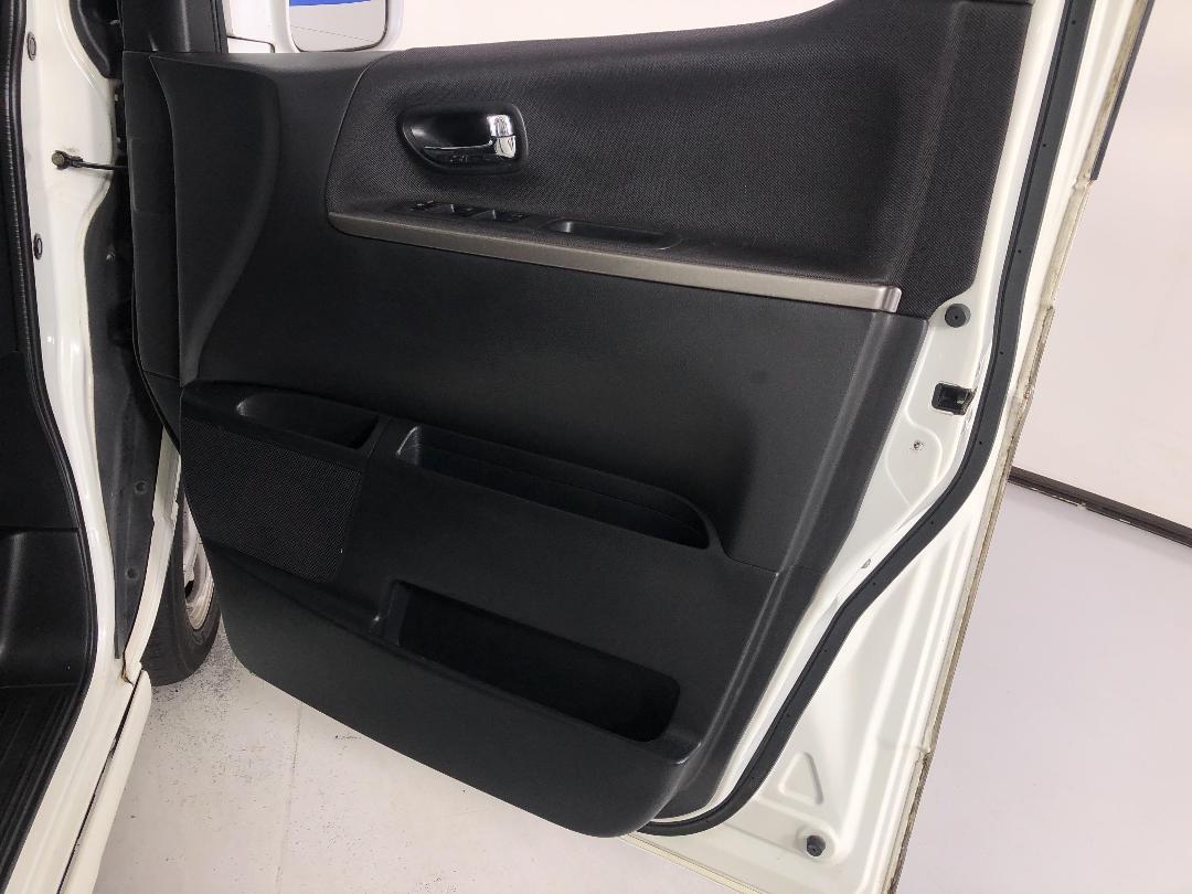 Photo '13' of Nissan Elgrand Photo '13' of Nissan Elgrand