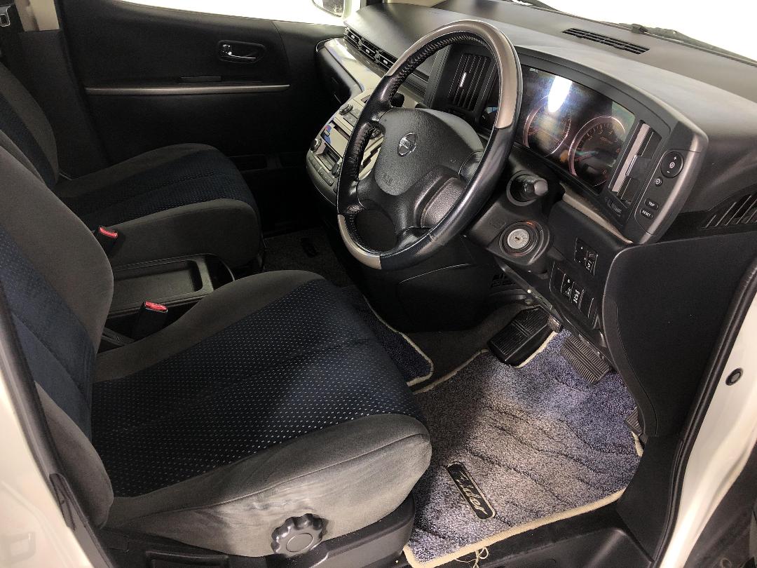 Photo '14' of Nissan Elgrand Photo '14' of Nissan Elgrand