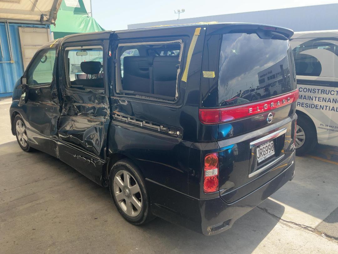 Photo '10' of Nissan Elgrand