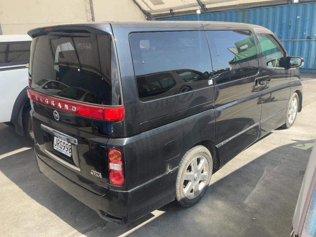 Photo '14' of Nissan Elgrand