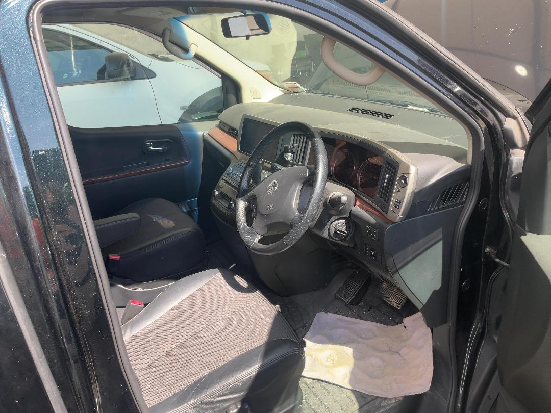 Photo '21' of Nissan Elgrand