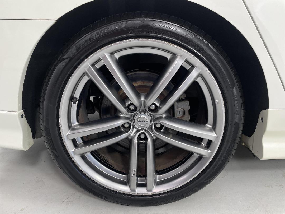 Photo '12' of Nissan Fuga