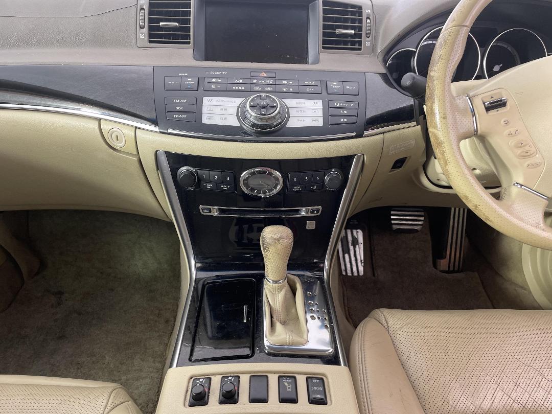 Photo '18' of Nissan Fuga