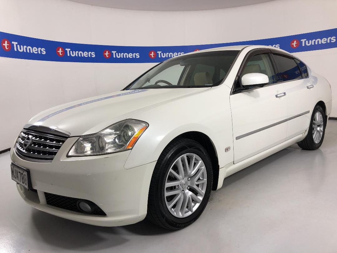 Photo '4' of Nissan Fuga