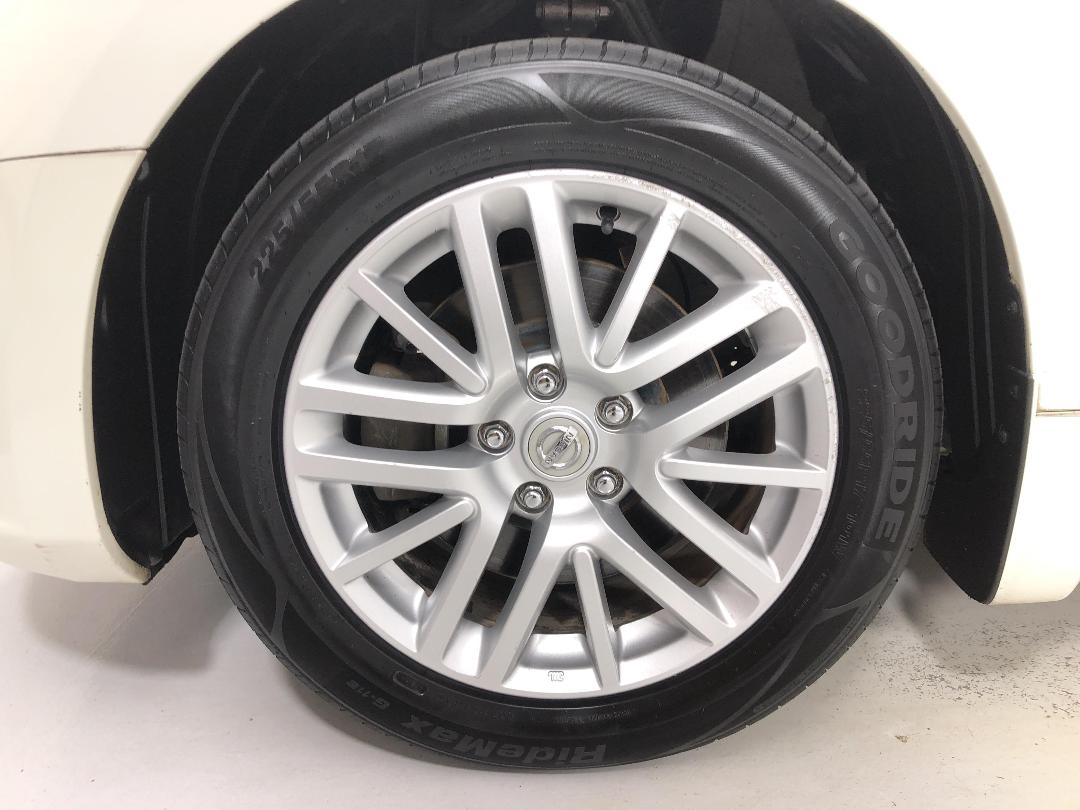 Photo '10' of Nissan Fuga