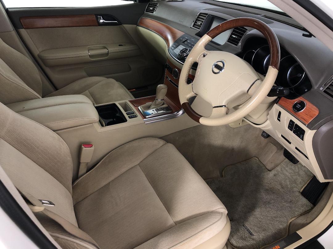 Photo '16' of Nissan Fuga