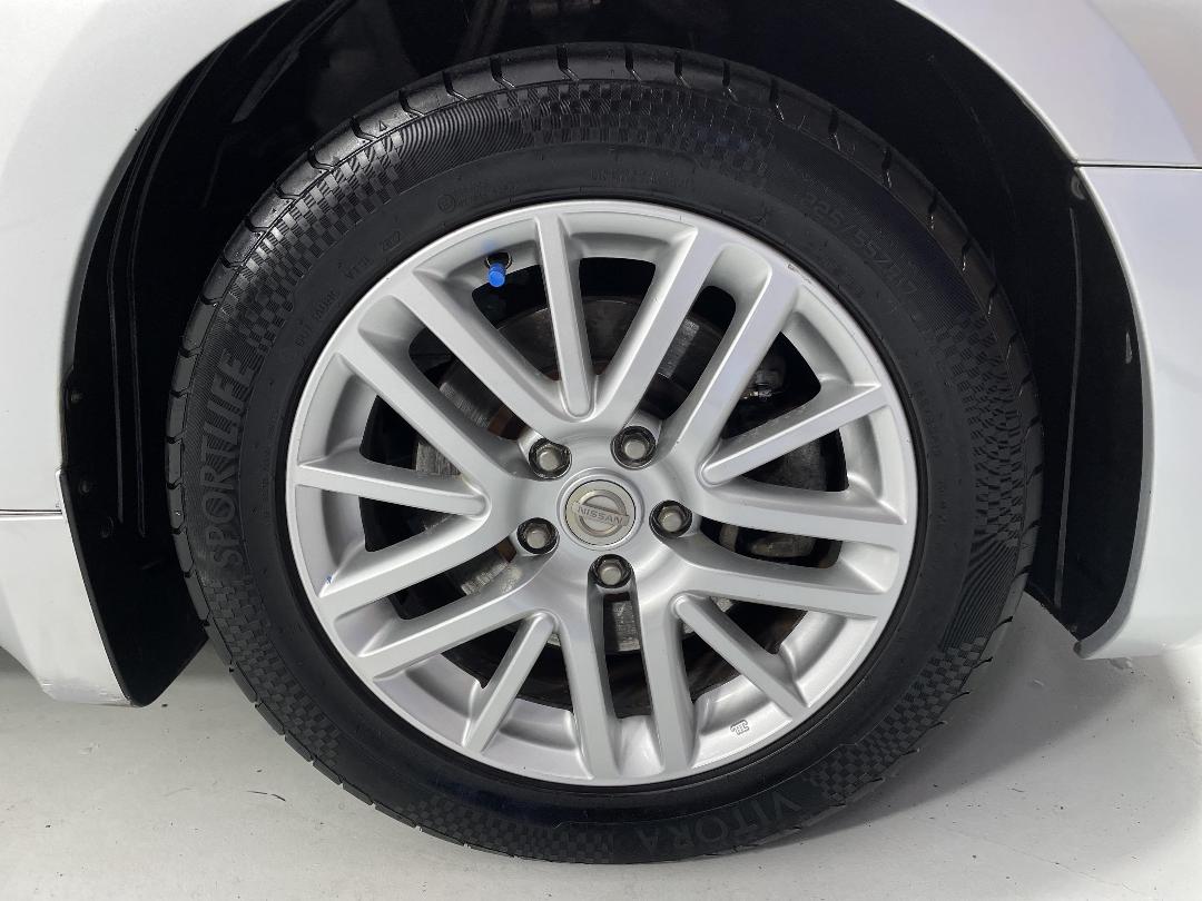 Photo '9' of Nissan Fuga