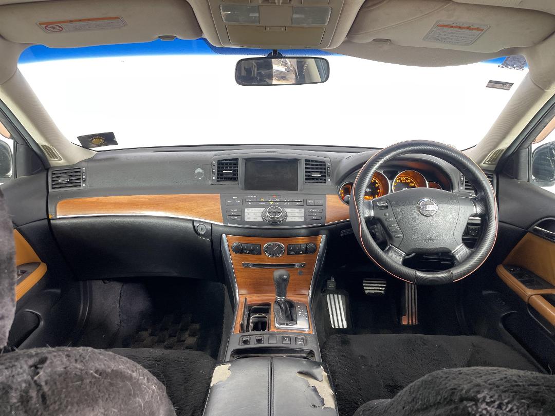 Photo '17' of Nissan Fuga