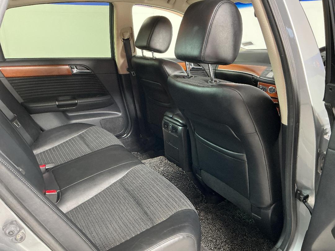 Photo '20' of Nissan Fuga Photo '20' of Nissan Fuga