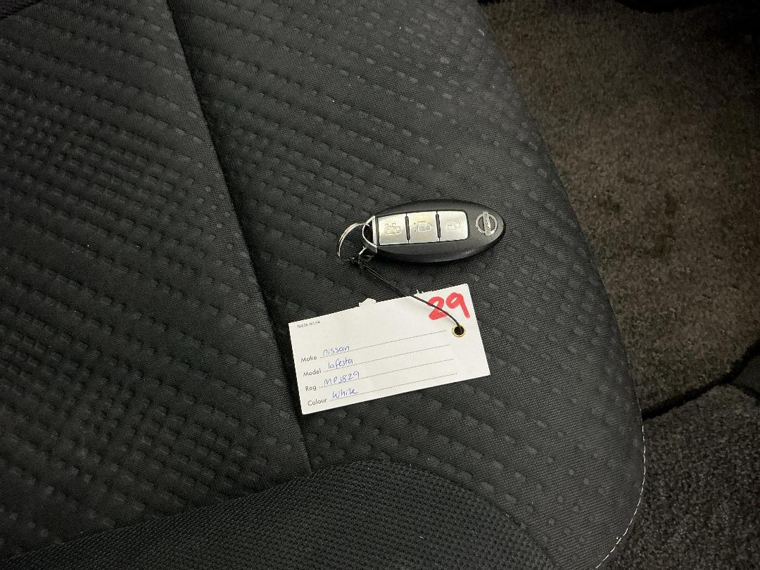 Photo '21' of Nissan Lafesta