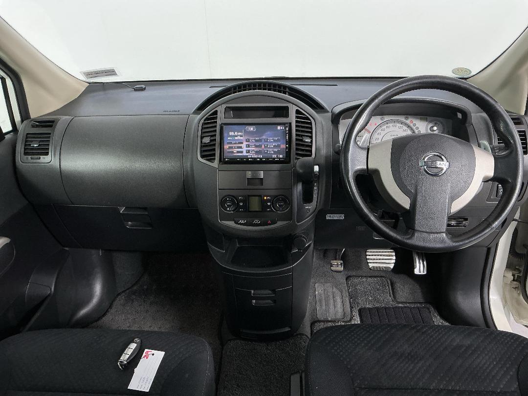 Photo '17' of Nissan Lafesta