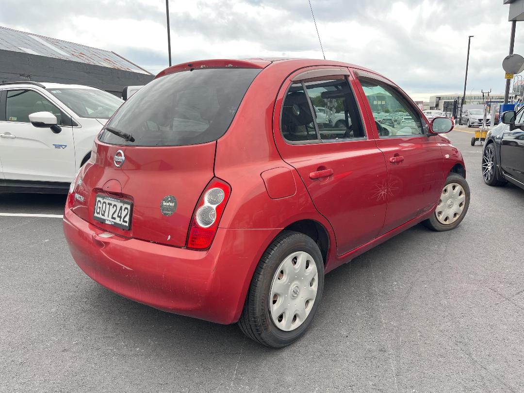 Photo '4' of Nissan March