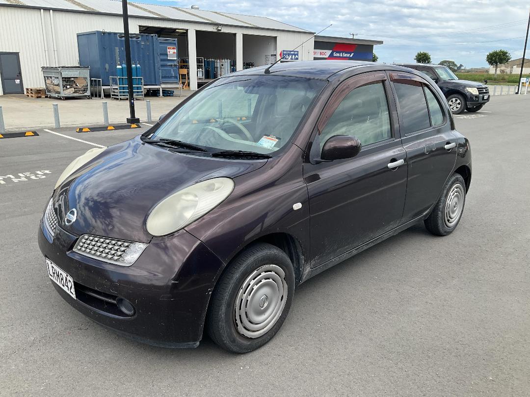 Photo '2' of Nissan March Photo '2' of Nissan March