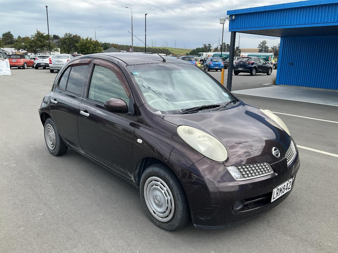 Photo '6' of Nissan March Photo '6' of Nissan March