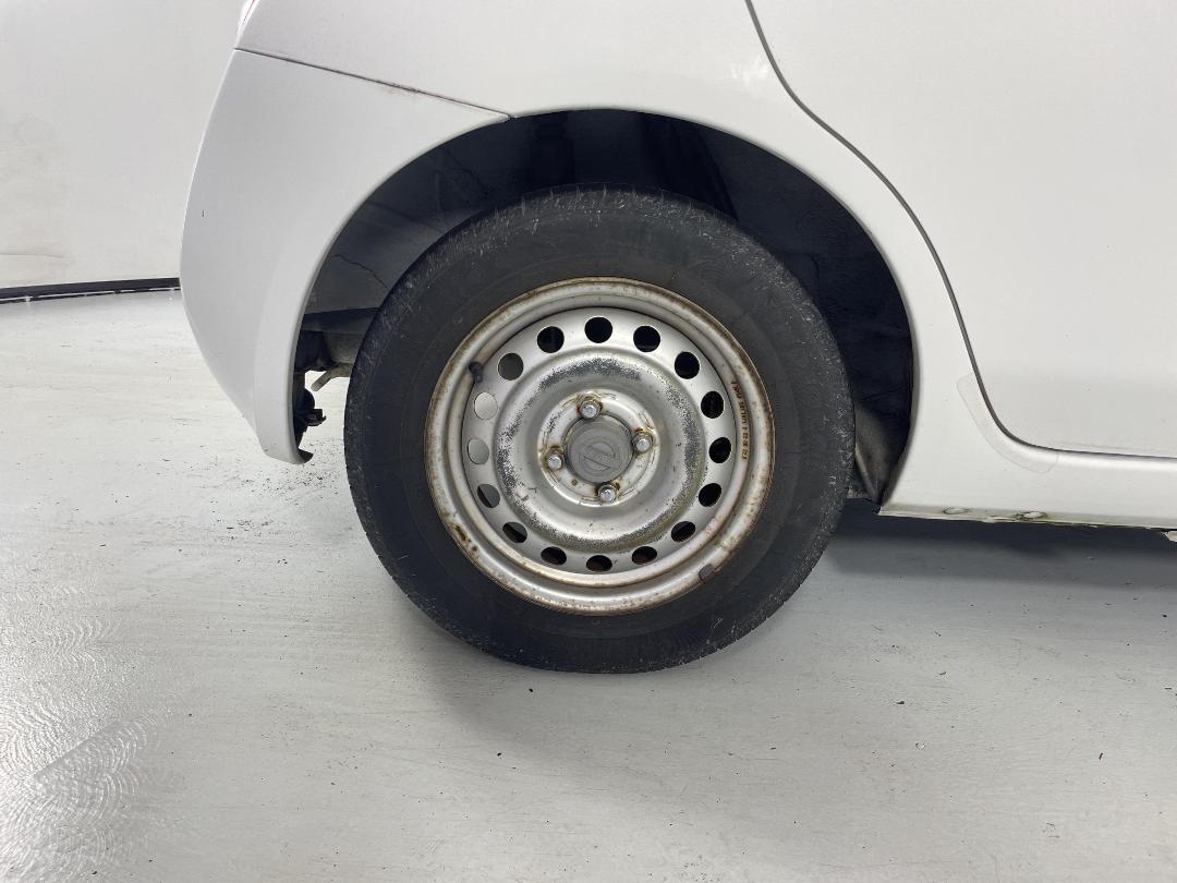 Photo '12' of Nissan March