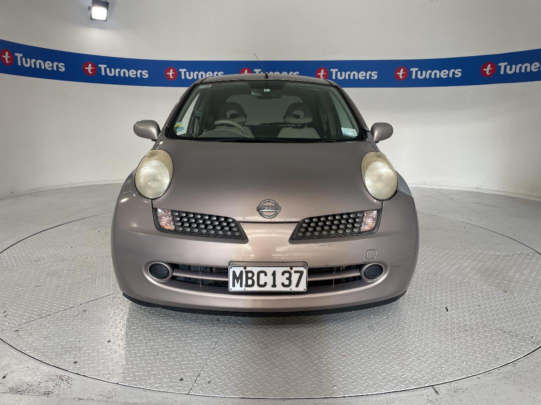 Photo '2' of Nissan March