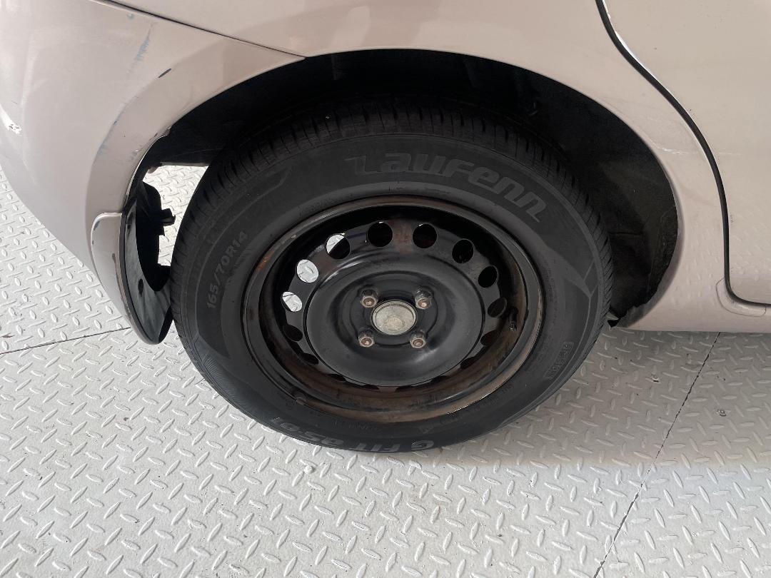 Photo '12' of Nissan March