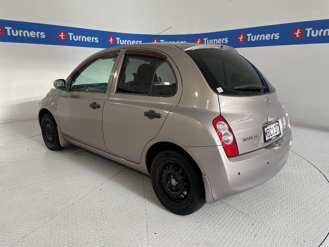 Photo '5' of Nissan March