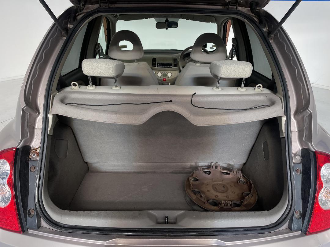 Photo '14' of Nissan March