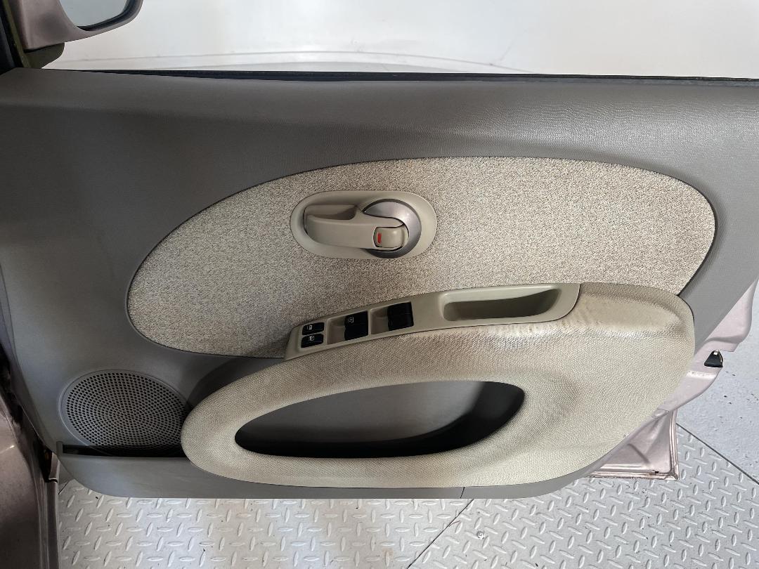 Photo '15' of Nissan March