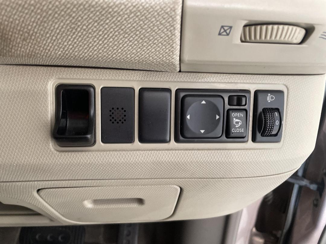 Photo '24' of Nissan March