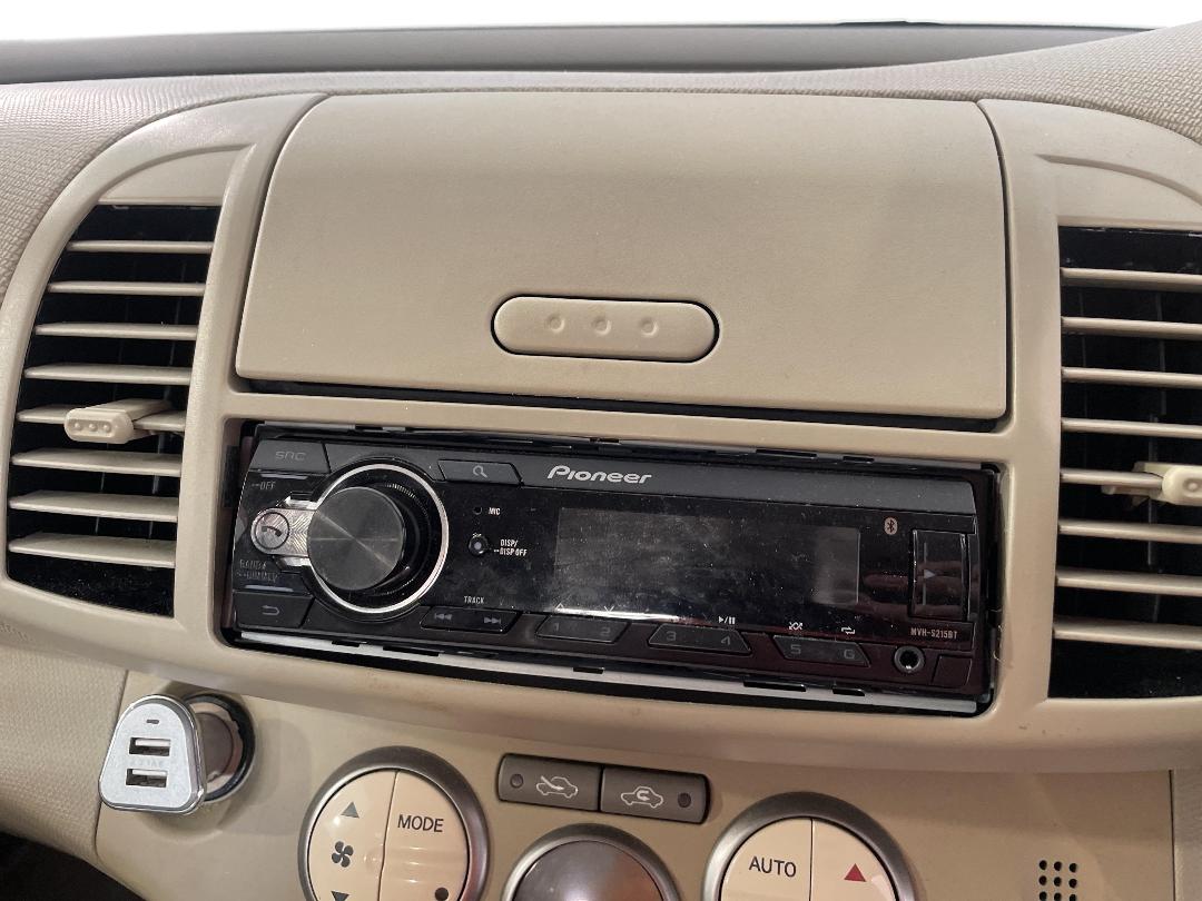 Photo '26' of Nissan March