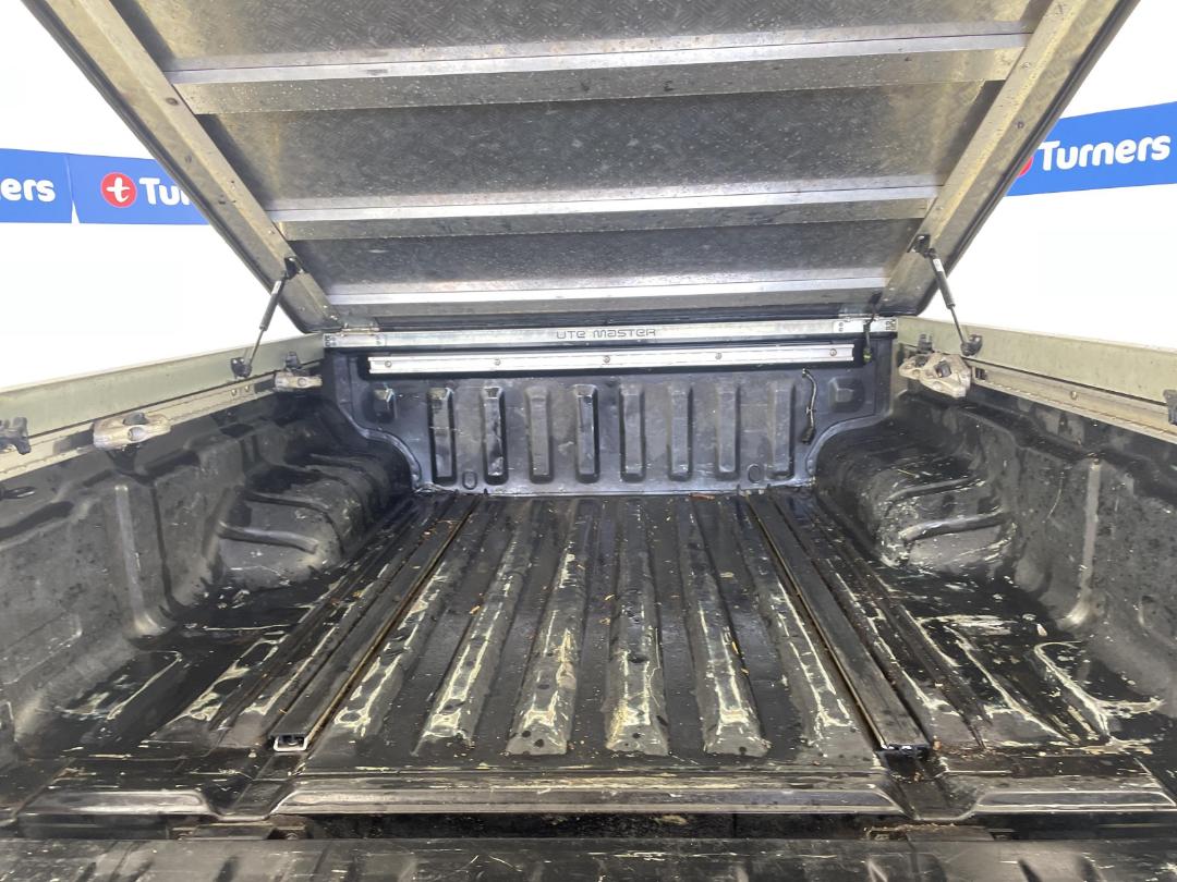 Photo '14' of Nissan Navara