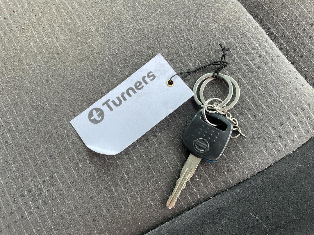 Photo '10' of Nissan Navara DC W/S AIR