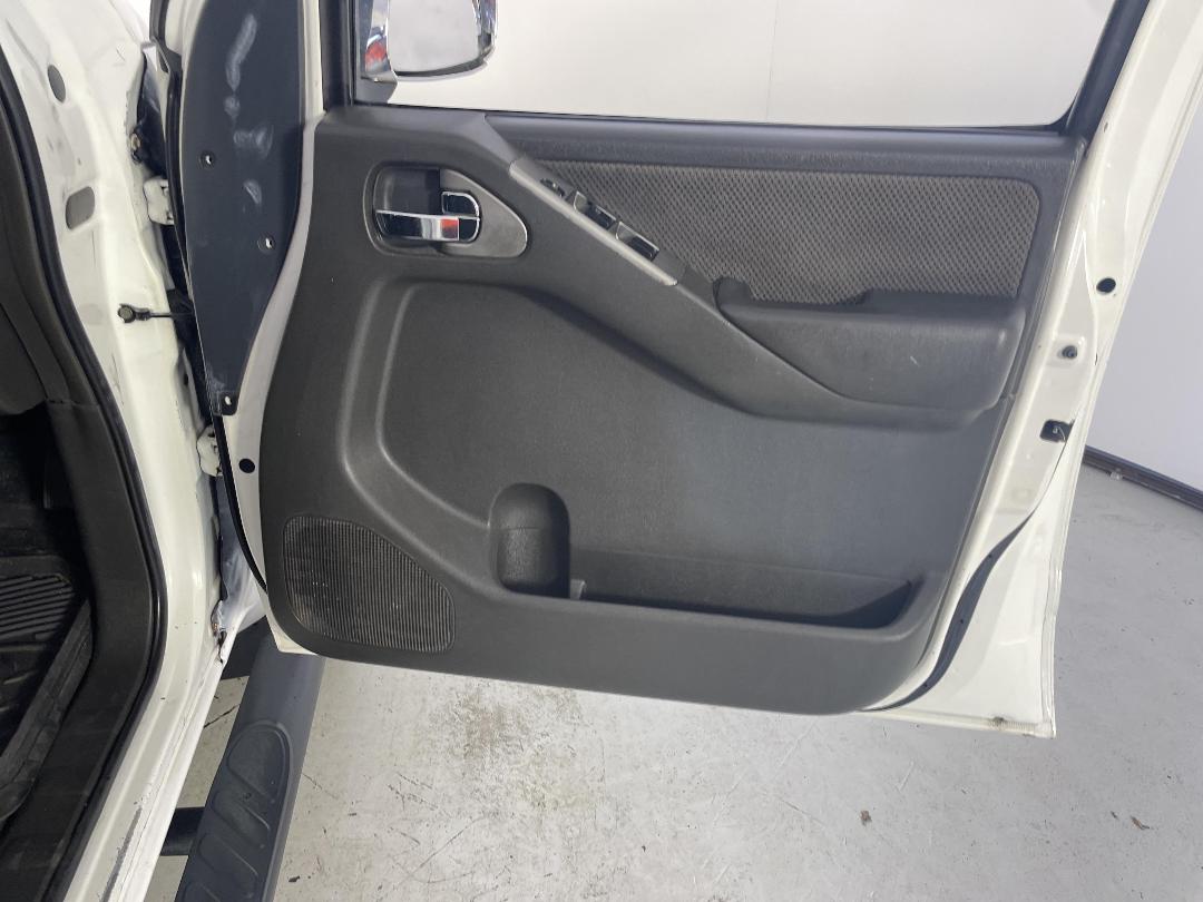 Photo '15' of Nissan Navara