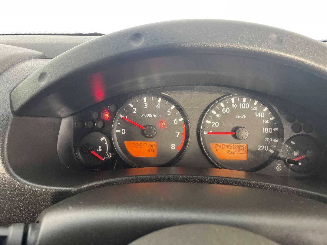 Photo '21' of Nissan Navara